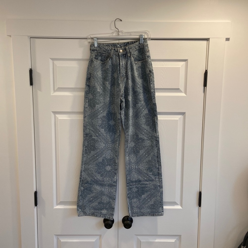 Size small Levi pants!
